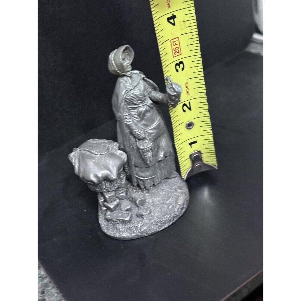 The Strawberry Girl Franklin Mint 1977 Pewter Figurine - Picture 9 of 9